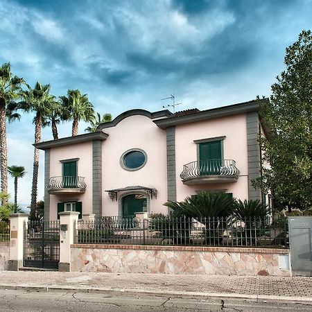 Villa Laura Чистерна ди Латина Екстериор снимка