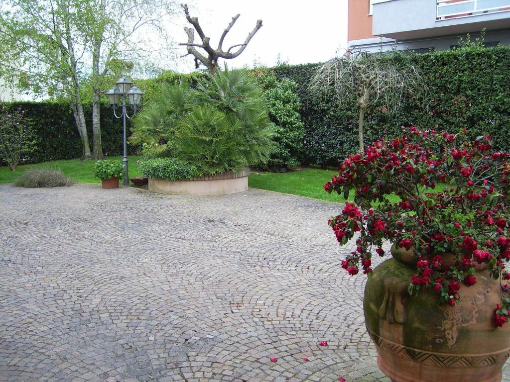 Villa Laura Чистерна ди Латина Екстериор снимка